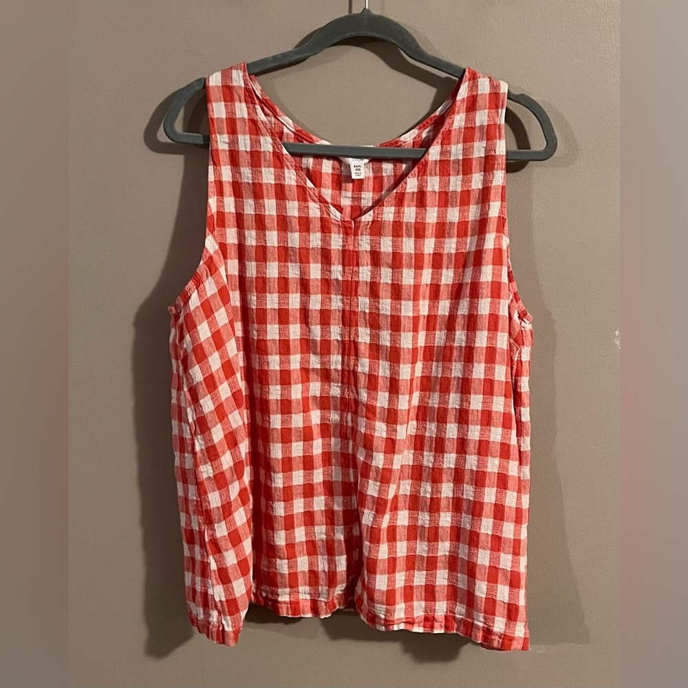 $6❤️Bundled Time and Tru Red Plaid Tank Top
